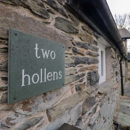 Holiday home Two Hollens *