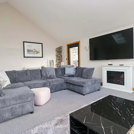 Two Hollens Ambleside