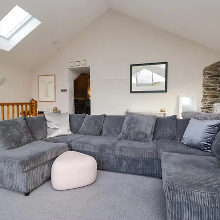 Two Hollens Holiday home