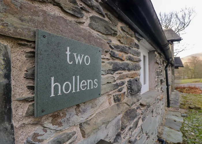 Holiday home Two Hollens *