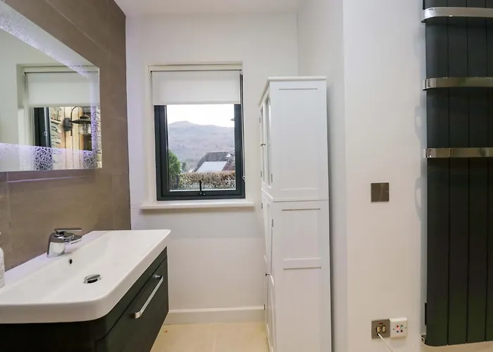 Holiday home Two Hollens