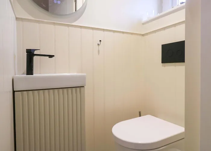 Holiday home Two Hollens